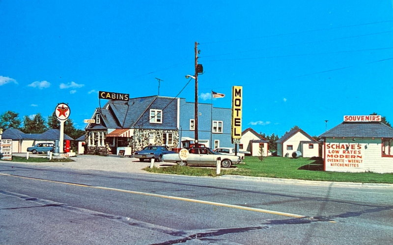 Woodys Outpost (Schaves Tourist Court, Grants Modern Tourist Court) - Vintage Postcard (newer photo)